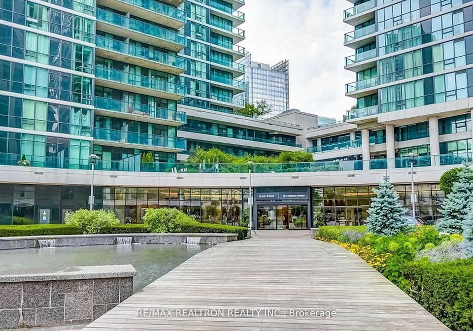 33-bay-street-toronto-ontario-c12410057