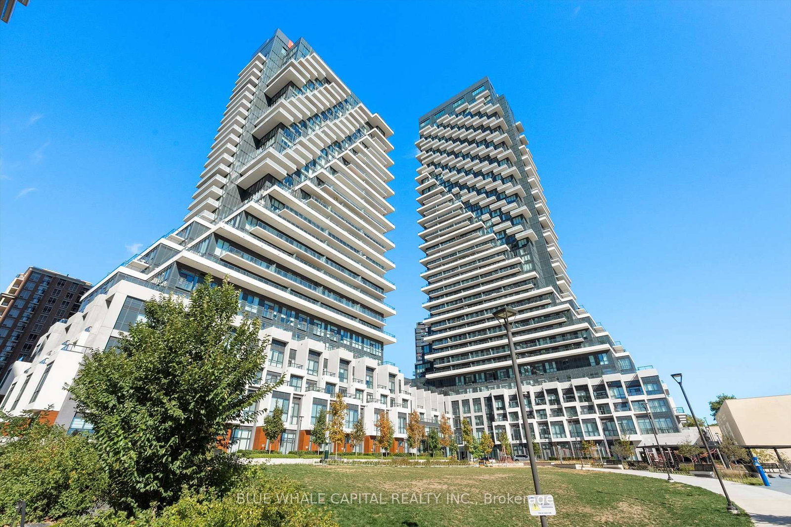30-inn-on-the-park-drive-north-york-ontario-c12410171