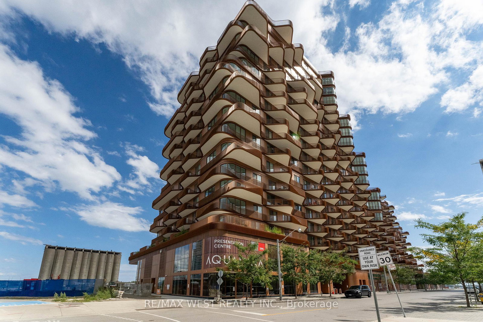 155-merchants-wharf-toronto-ontario-c12410402
