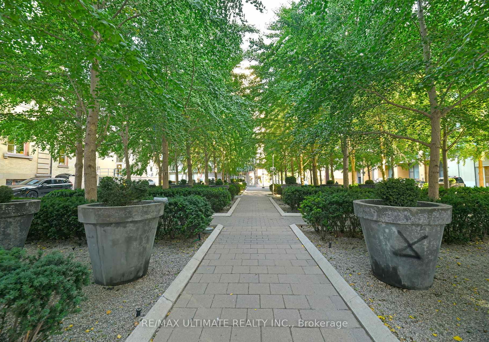 18-yorkville-avenue-toronto-ontario-c12410779