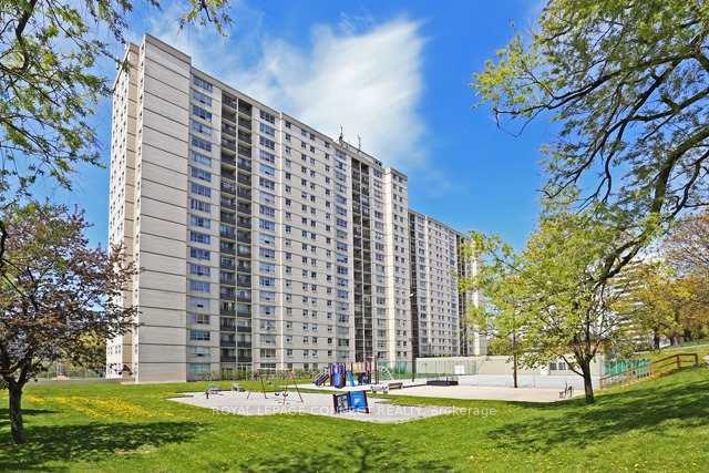 5-parkway-forest-drive-north-york-ontario-c12411027