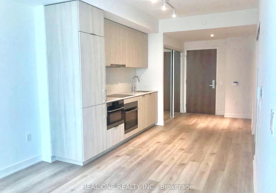 15-queens-quay-e-toronto-ontario-c12411299