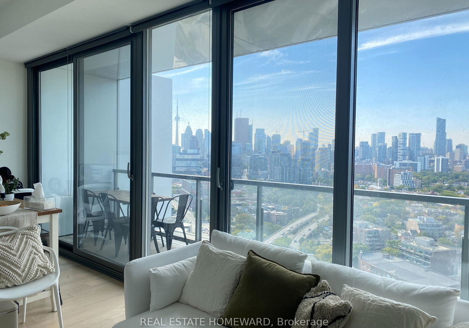 170-bayview-avenue-toronto-ontario-c12412379