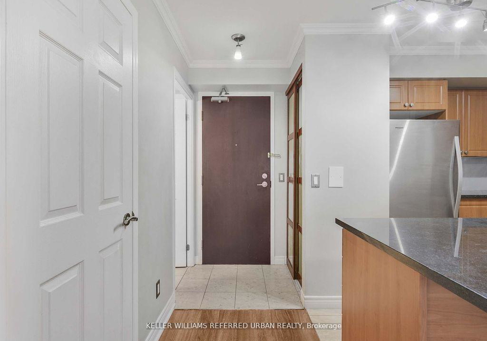 30-grand-trunk-crescent-toronto-ontario-c12412647