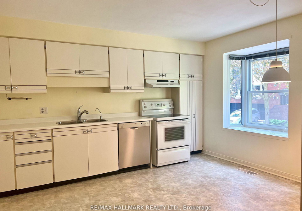 1-red-maple-court-north-york-ontario-c12412737