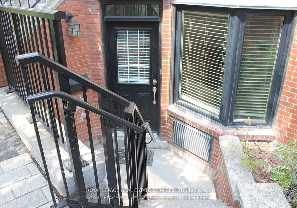 608a-wellington-street-w-toronto-ontario-c12413361