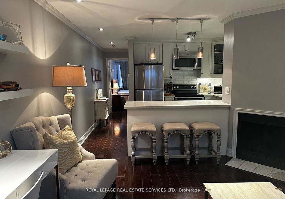 608a-wellington-street-w-toronto-ontario-c12413361