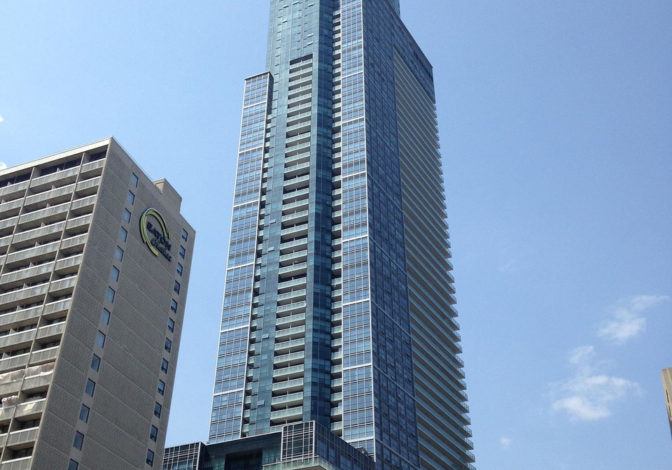 386-yonge-street-toronto-ontario-c12413367