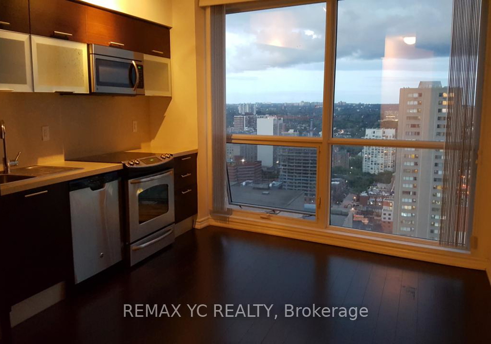 386-yonge-street-toronto-ontario-c12413367