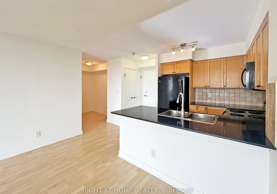 1369-bloor-street-w-toronto-ontario-c12413884