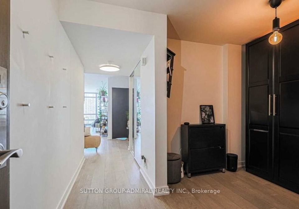 397-front-street-w-toronto-ontario-c12413998