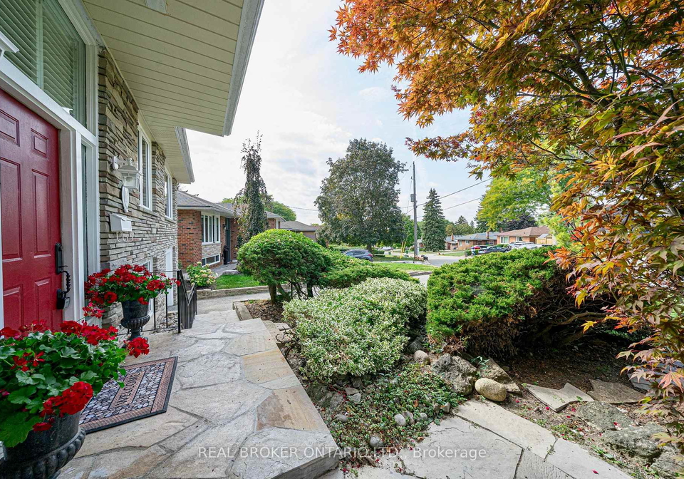15-caronport-crescent-north-york-ontario-c12414231