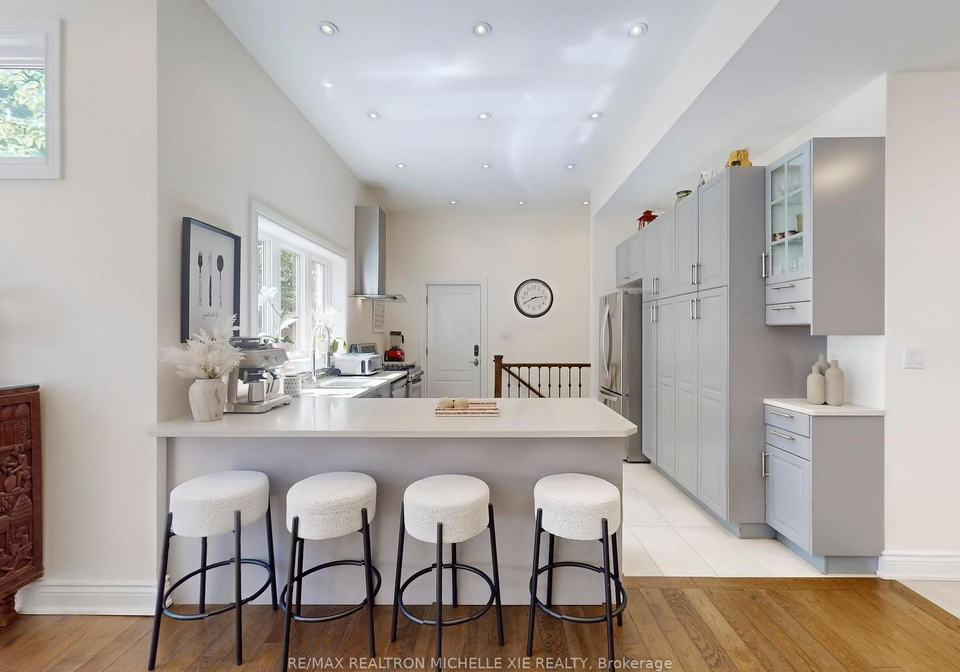 12-addison-crescent-north-york-ontario-c12414309