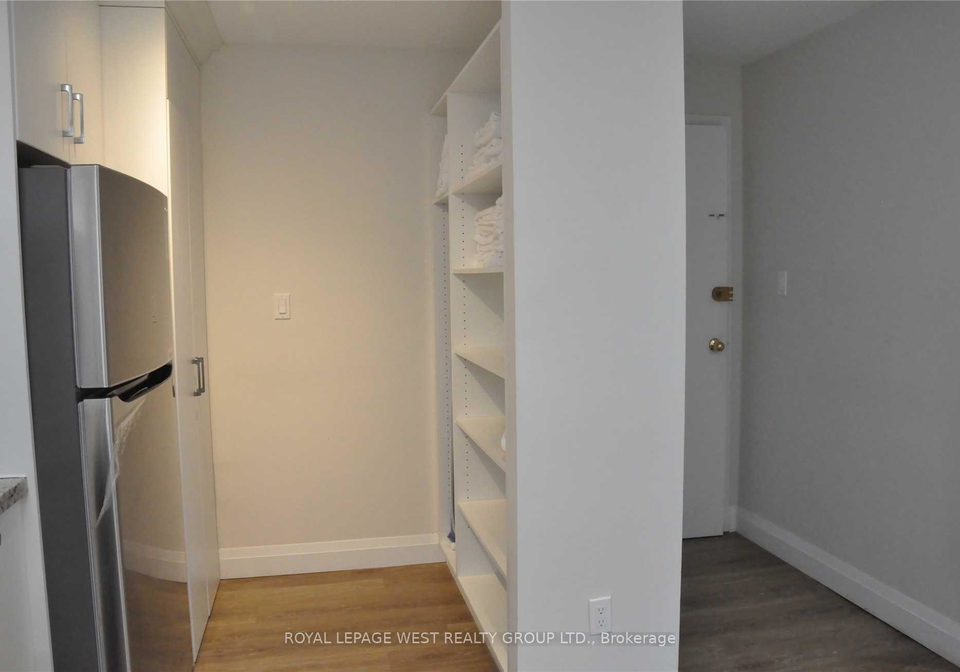 1453-dundas-street-w-1-2-flr-toronto-ontario-c12414311