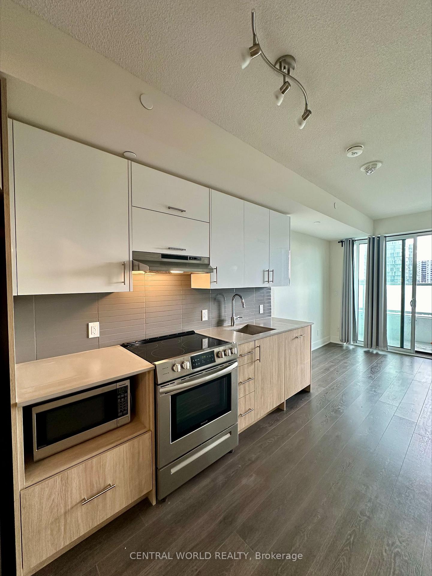 188-fairview-mall-drive-north-york-ontario-c12414446