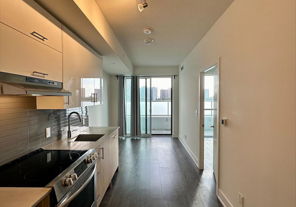 188-fairview-mall-drive-north-york-ontario-c12414446