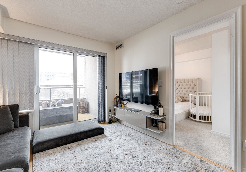 250-wellington-street-w-toronto-ontario-c12414833