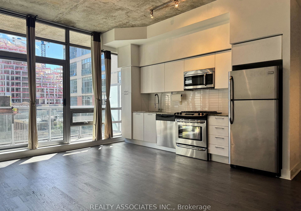 399-adelaide-street-w-toronto-ontario-c12415206