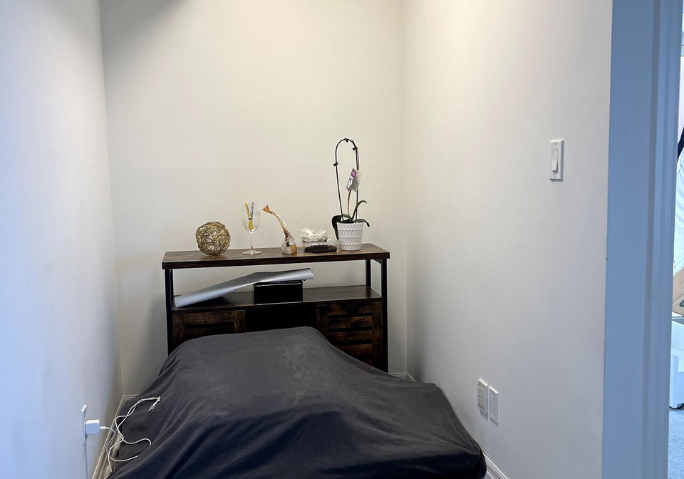 2015-sheppard-avenue-e-north-york-ontario-c12415540