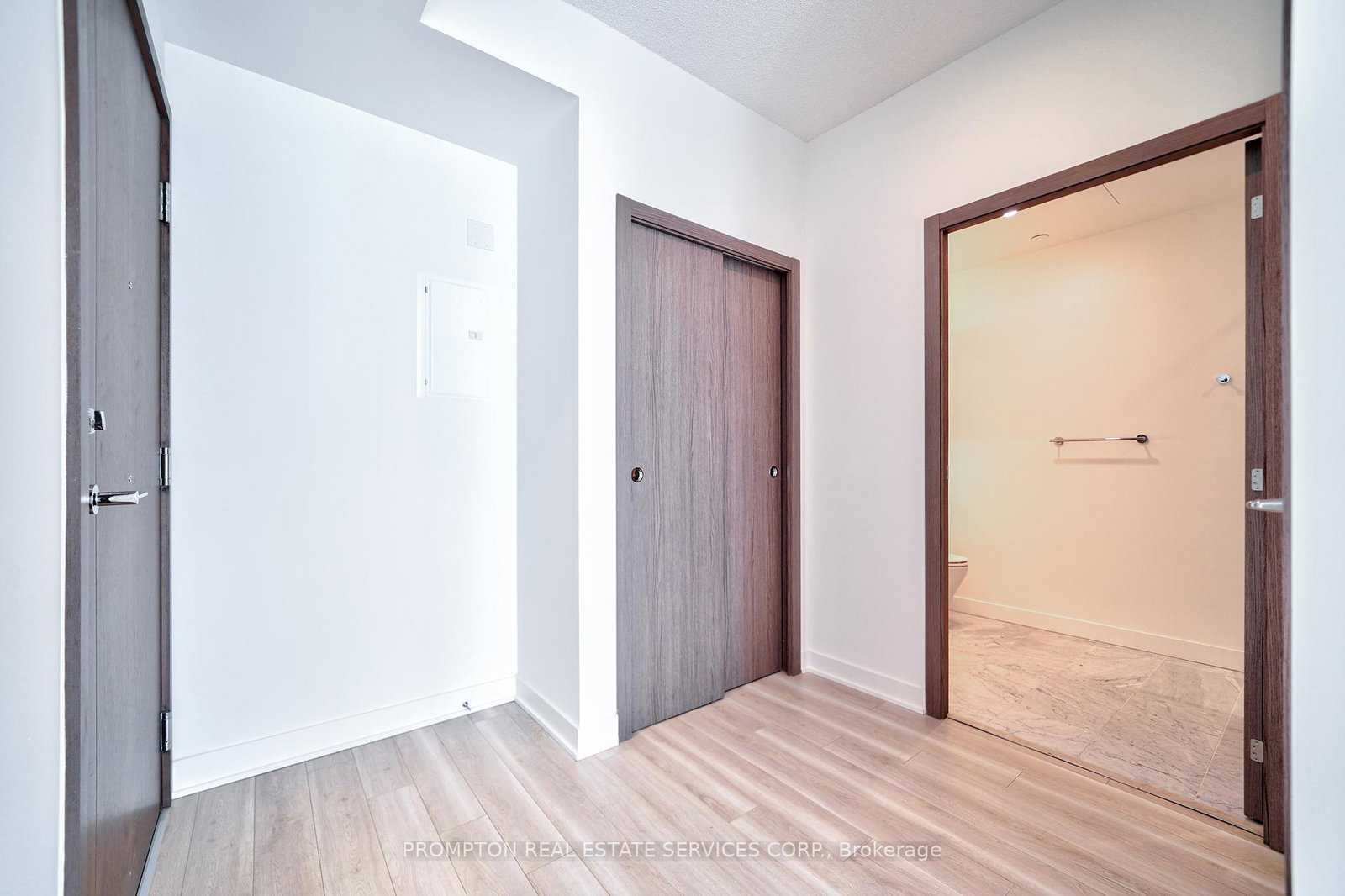 17-bathurst-street-toronto-ontario-c12415703
