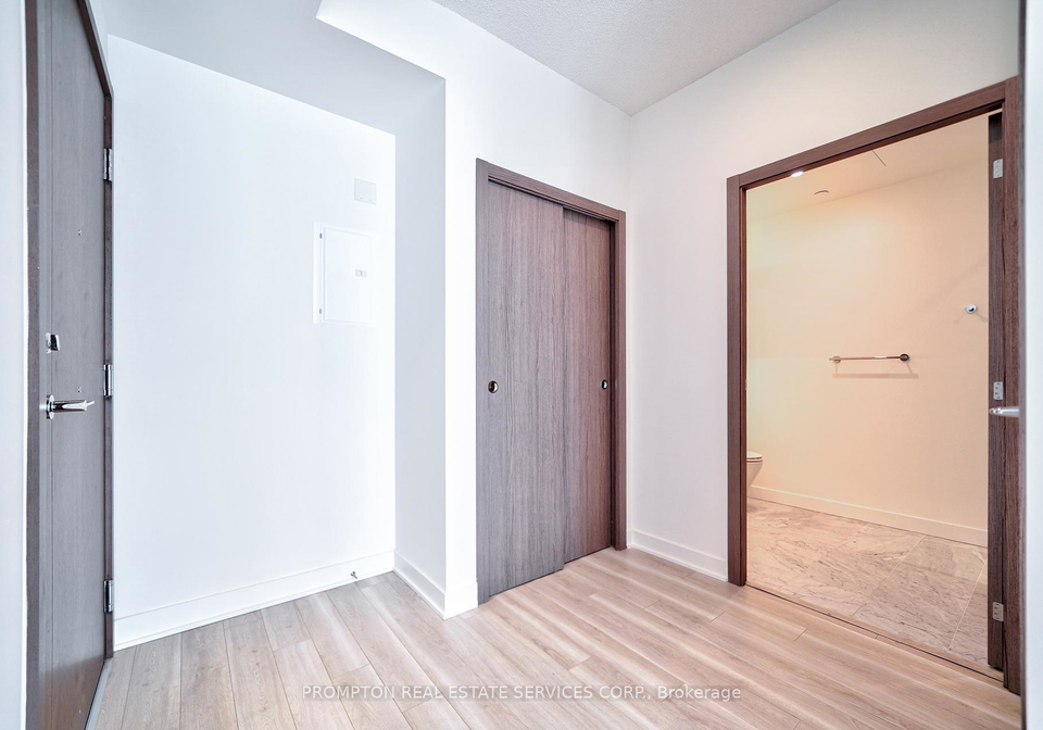 17-bathurst-street-toronto-ontario-c12415703