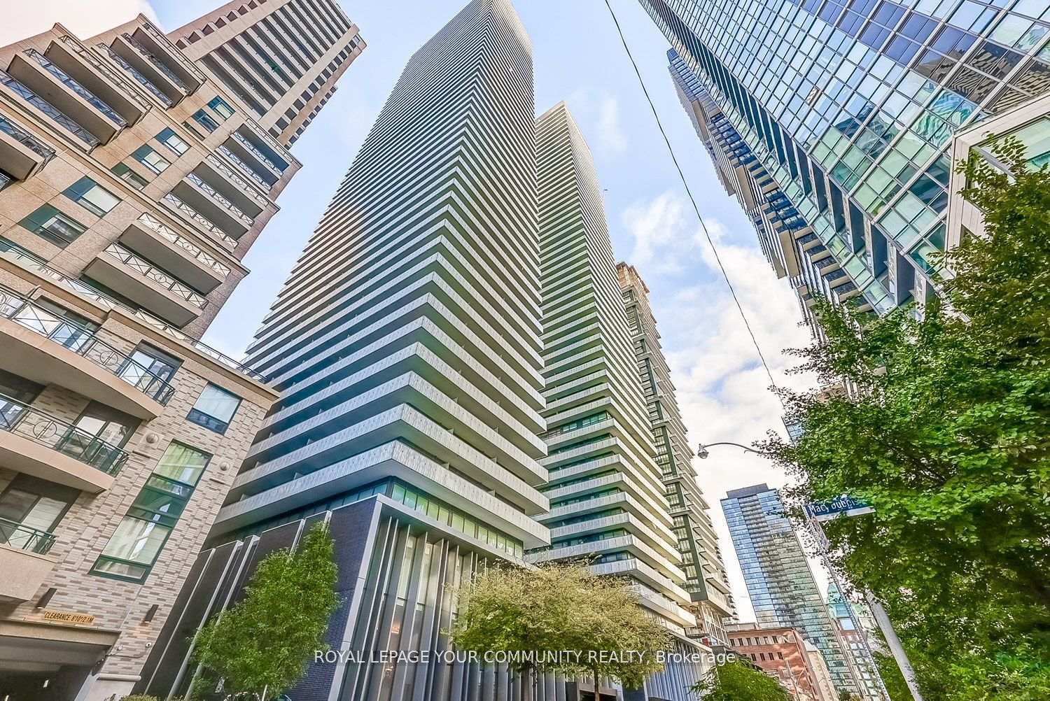 42-charles-street-e-toronto-ontario-c12415788