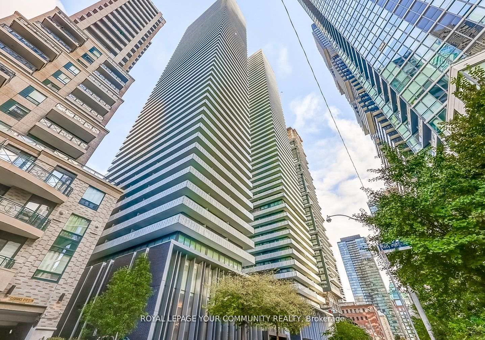 42-charles-street-e-toronto-ontario-c12415788