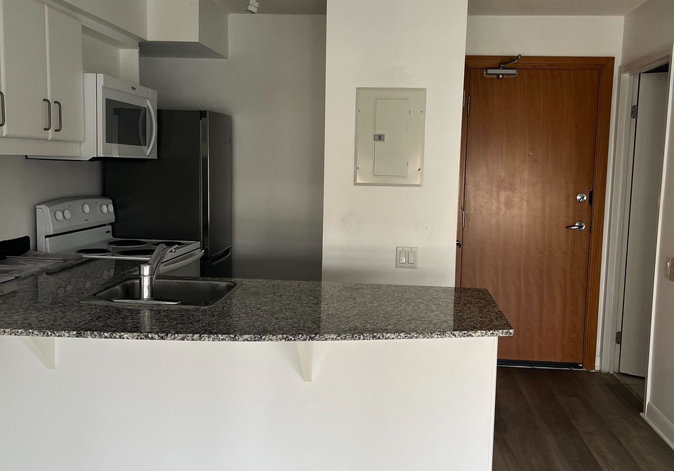 33-e-sheppard-avenue-s-north-york-ontario-c12416016