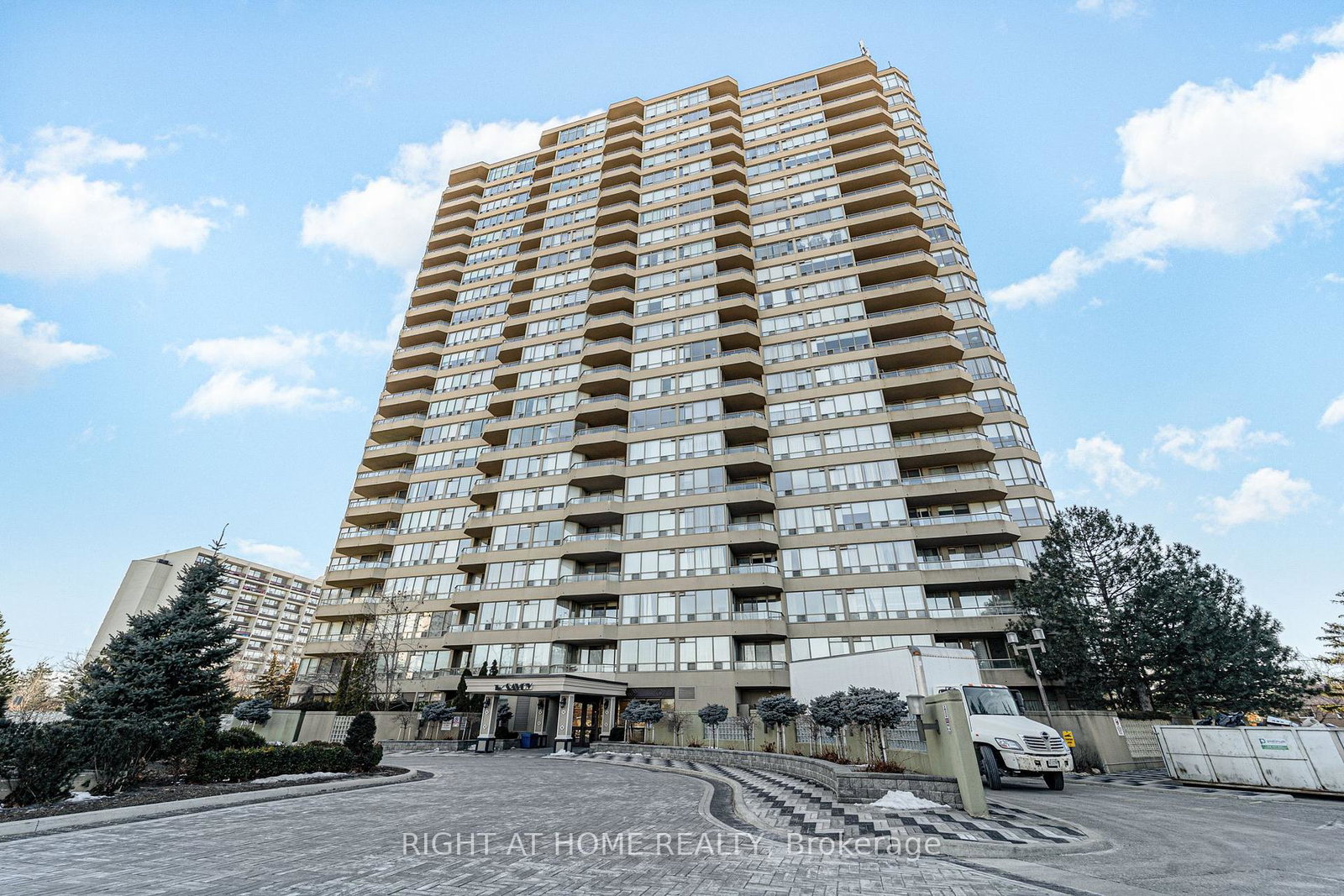 10-torresdale-avenue-toronto-ontario-c12416429