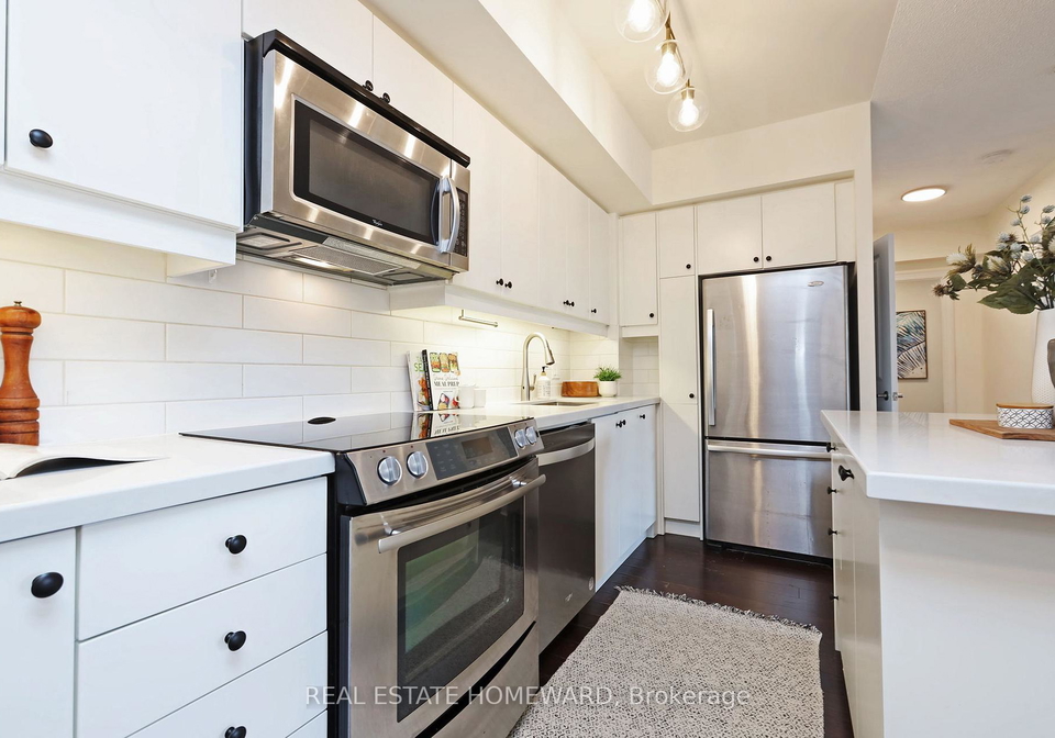 701-sheppard-avenue-w-toronto-ontario-c12416470