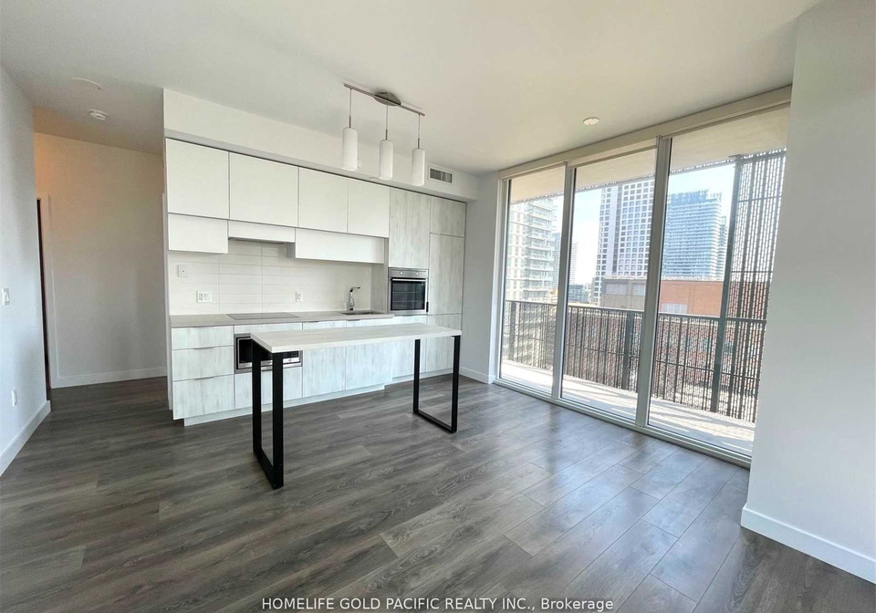 8-eglinton-avenue-e-toronto-ontario-c12416525