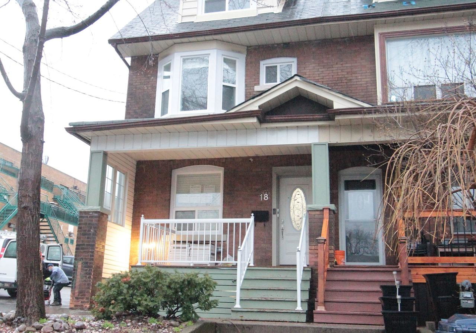 18-roxton-road-toronto-ontario-c12416759