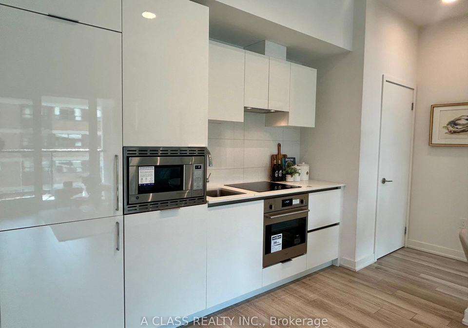 121-st-patrick-street-toronto-ontario-c12417441