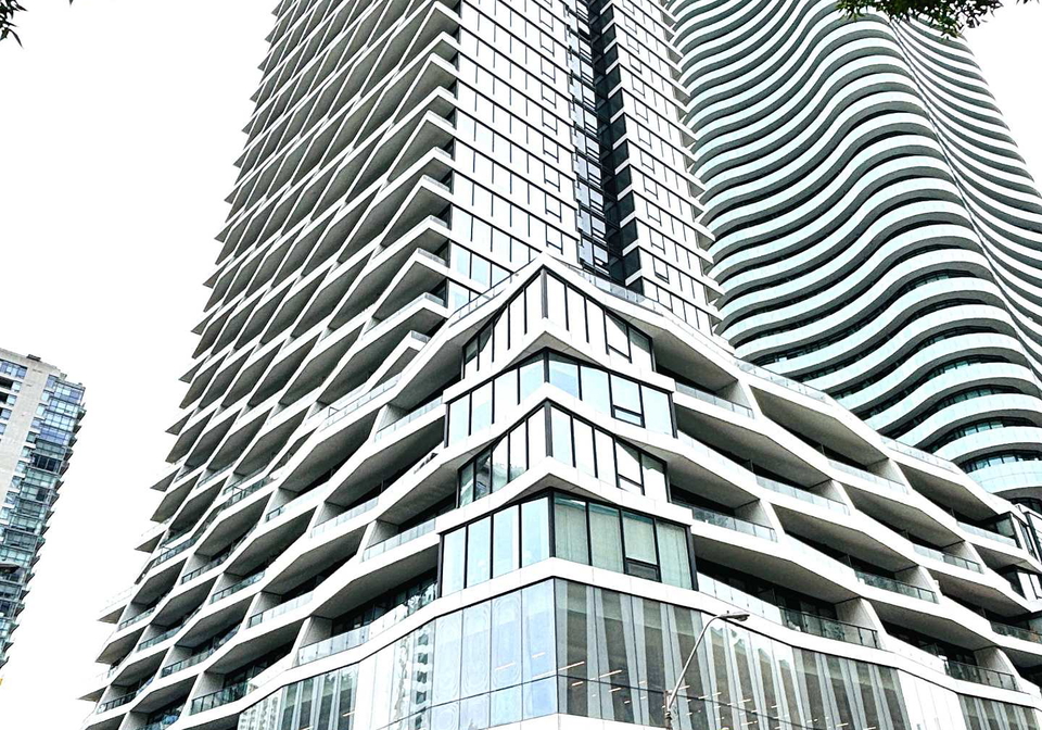 85-wood-street-toronto-ontario-c12417677