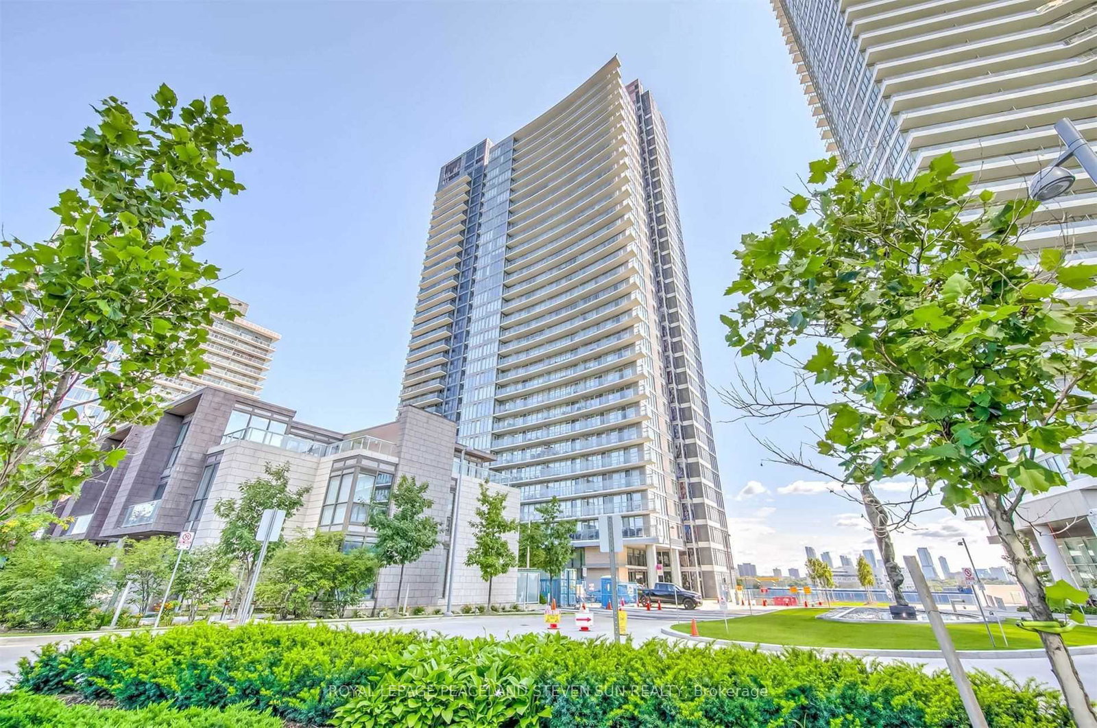 121-mcmahon-drive-north-york-ontario-c12417773