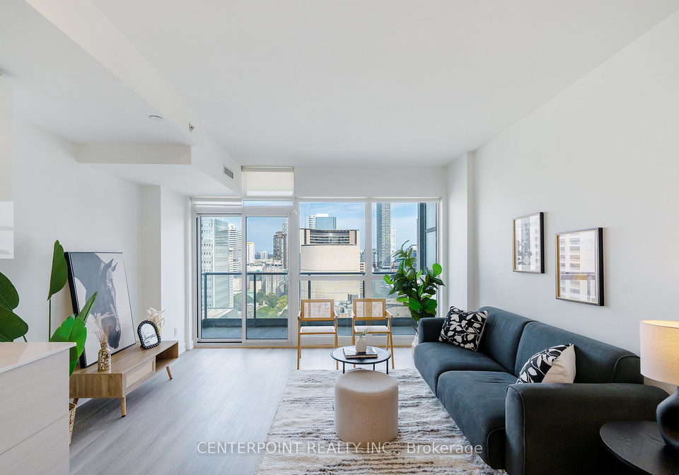 210-simcoe-street-toronto-ontario-c12418242