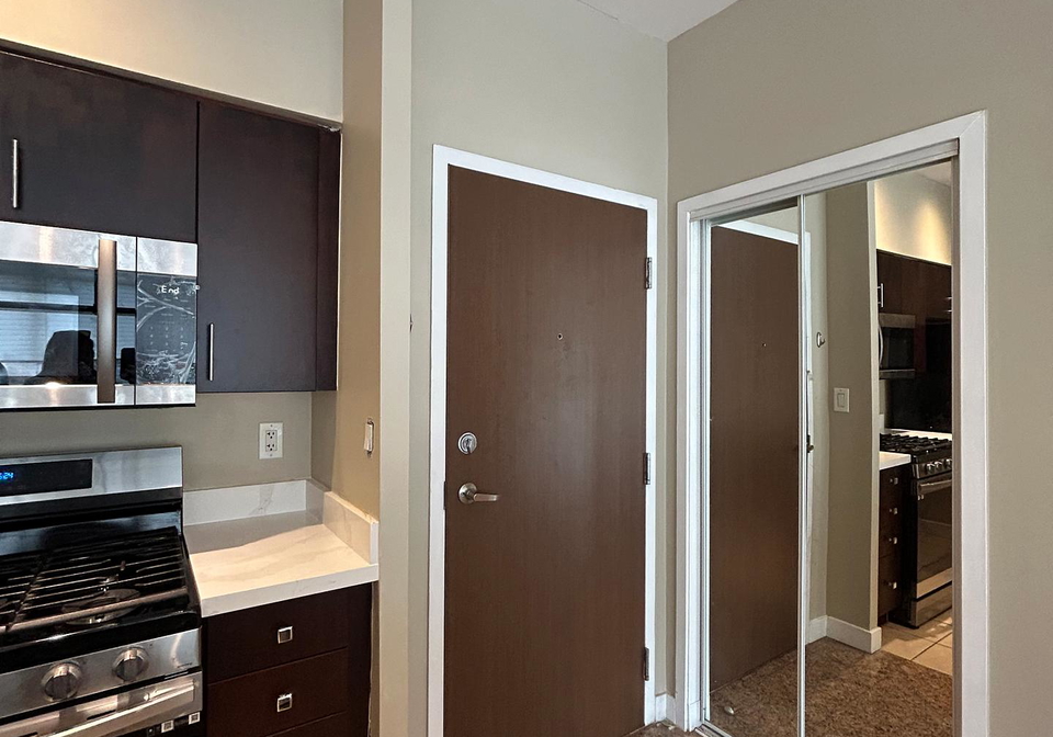 35-mariner-terrace-toronto-ontario-c12418419