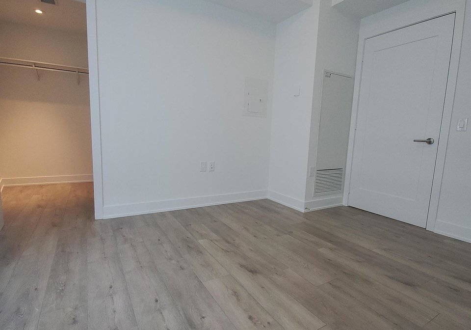 585-bloor-street-e-toronto-ontario-c12418499