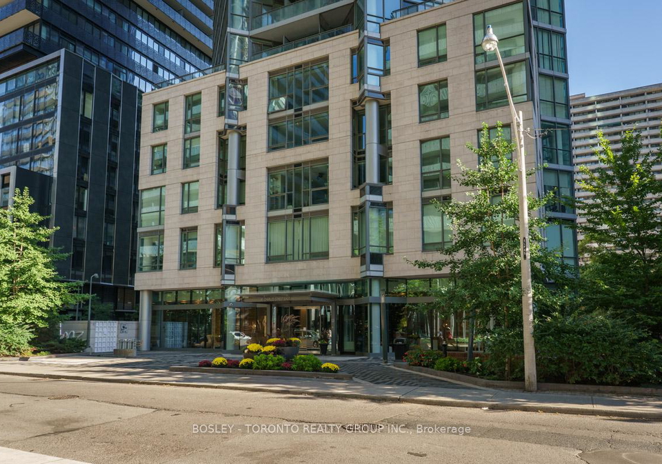 45-charles-street-e-toronto-ontario-c12418714