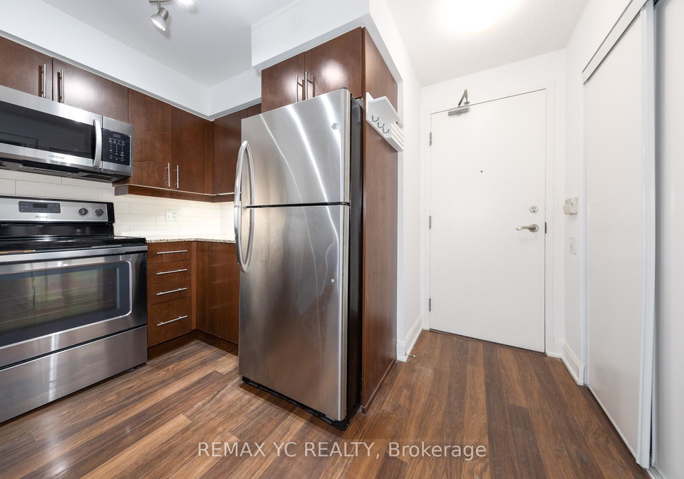 2191-yonge-street-toronto-ontario-c12418961