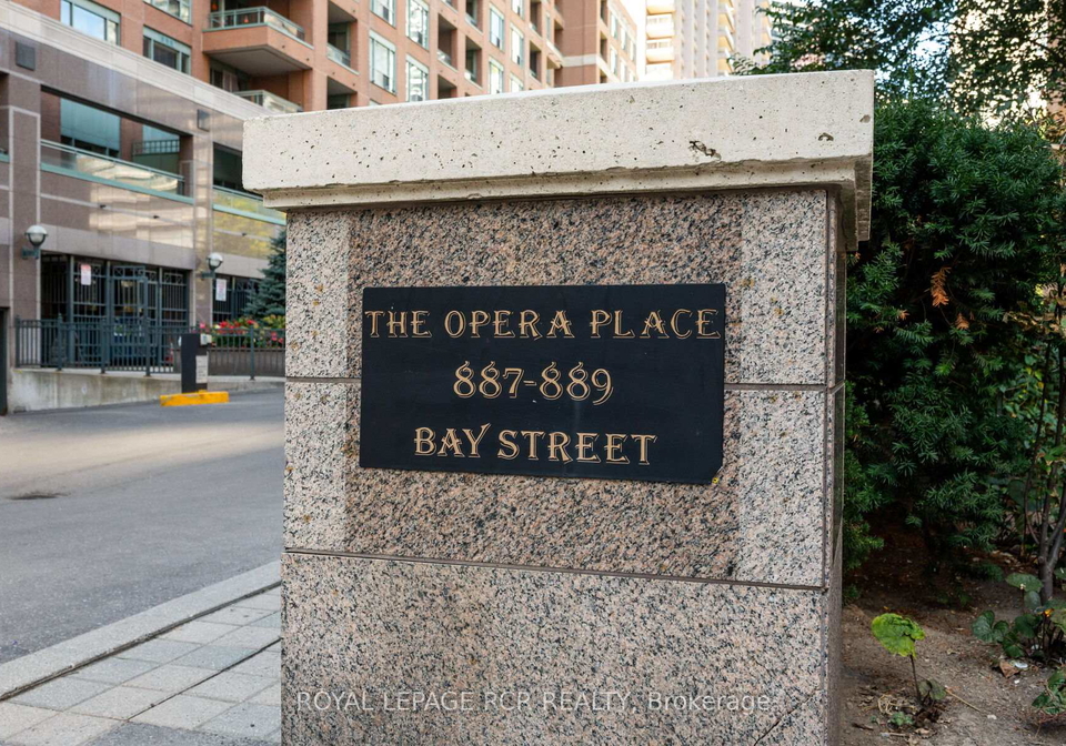 887-bay-street-toronto-ontario-c12419091