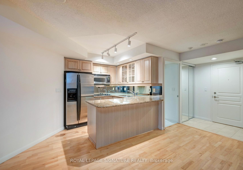 140-simcoe-street-toronto-ontario-c12420186