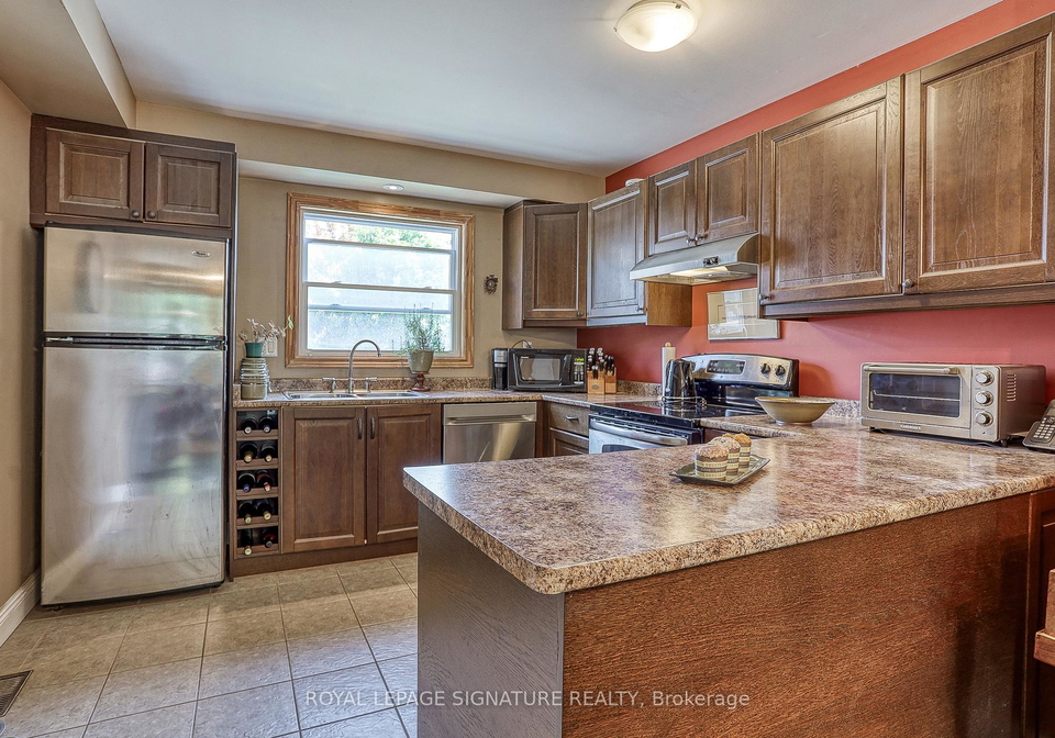 74-carb-appleway-north-york-ontario-c12420518