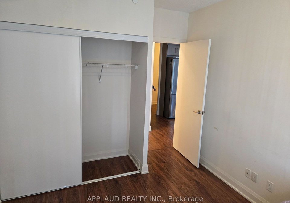 68-canterbury-place-toronto-ontario-c12420626
