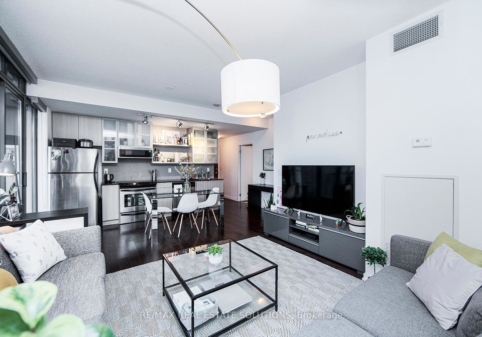 33-lombard-street-toronto-ontario-c12420746