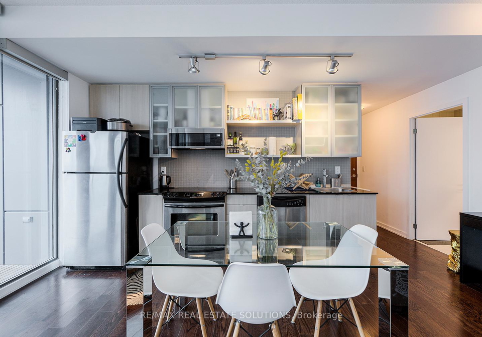 33-lombard-street-toronto-ontario-c12420746