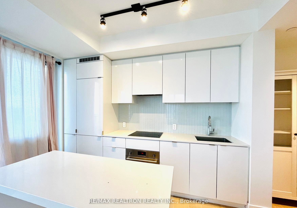 7-grenville-street-toronto-ontario-c12420791