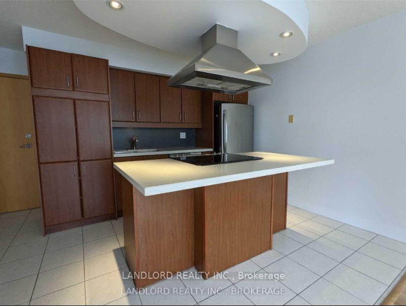 550-queens-quay-w-toronto-ontario-c12420921