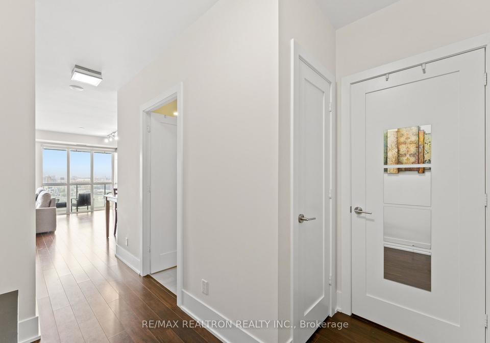 300-front-street-w-toronto-ontario-c12421061