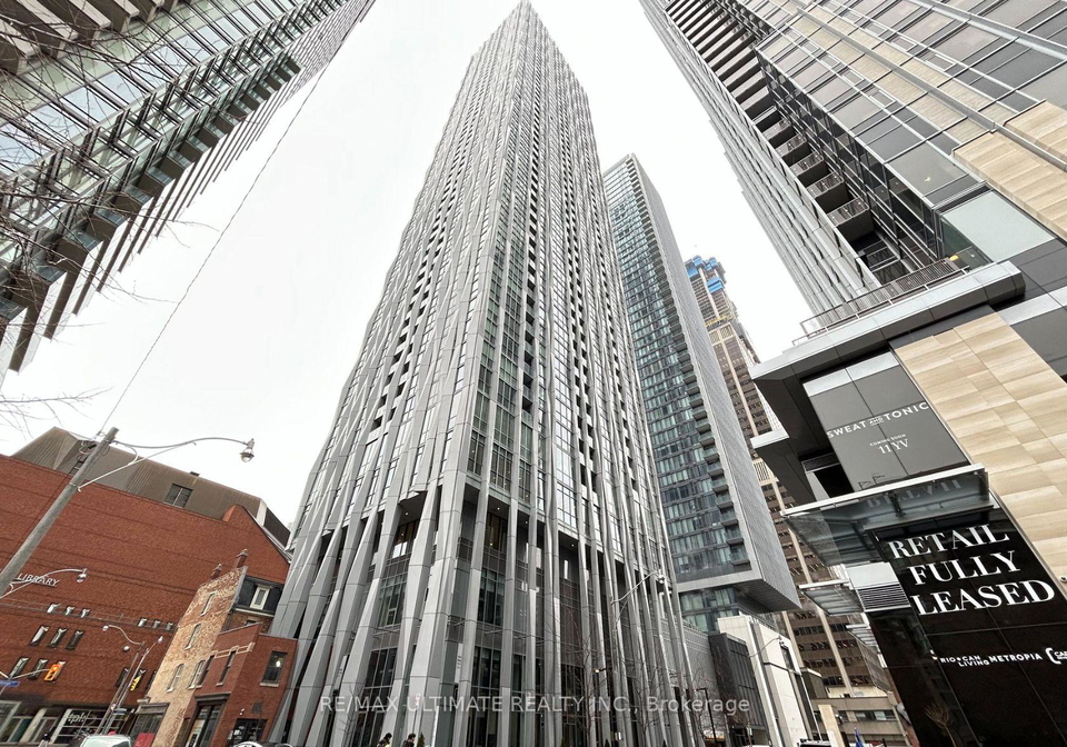 1-yorkville-avenue-toronto-ontario-c12421311